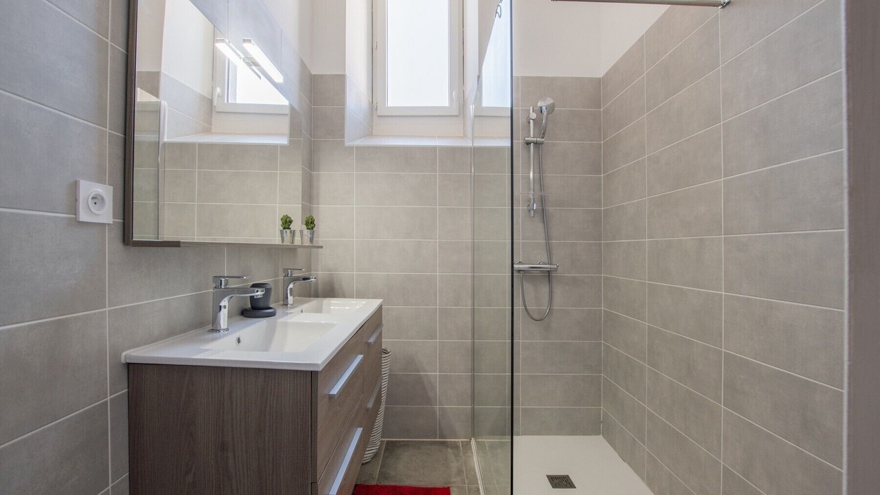 Photo of Bathroom in Aubenas