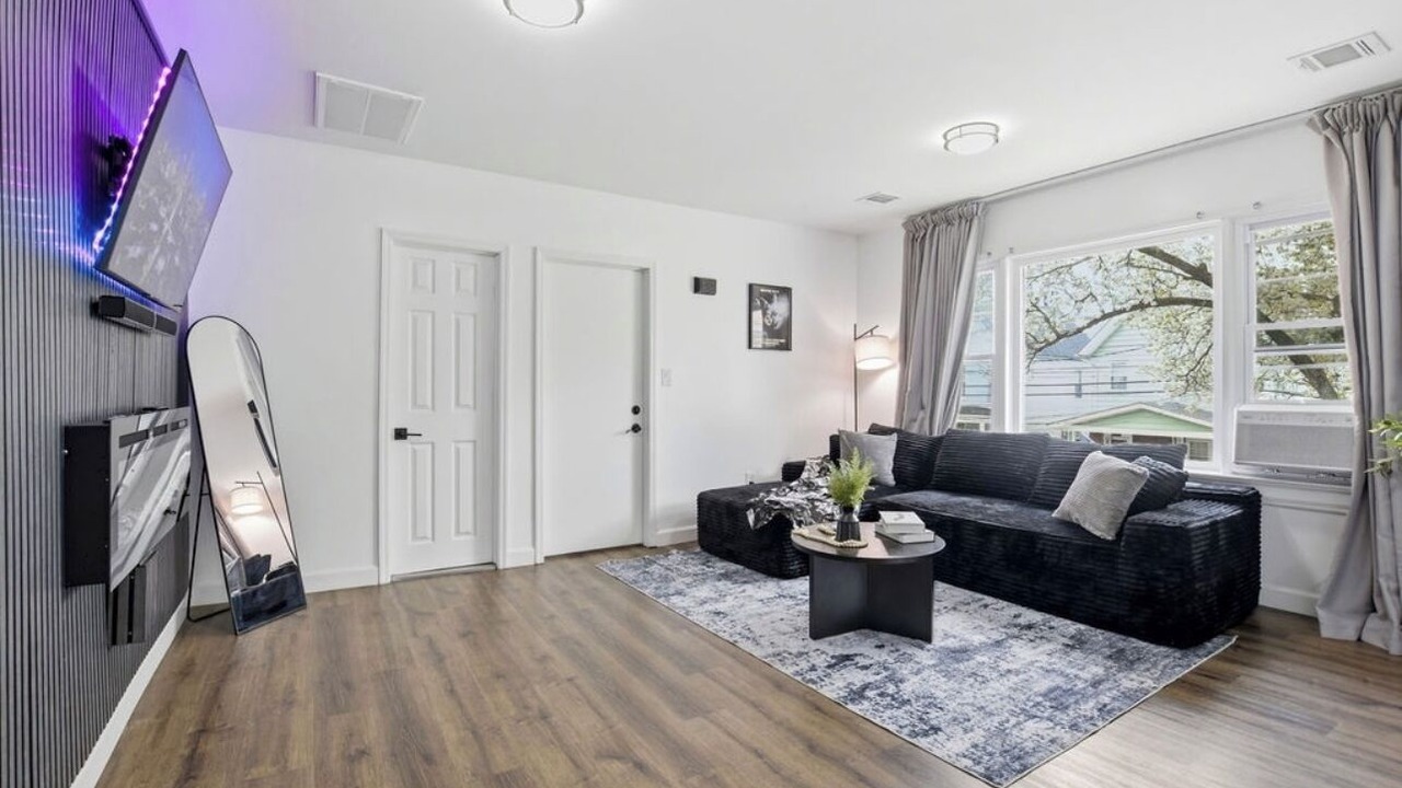 Photo of Livingroom in Belleville