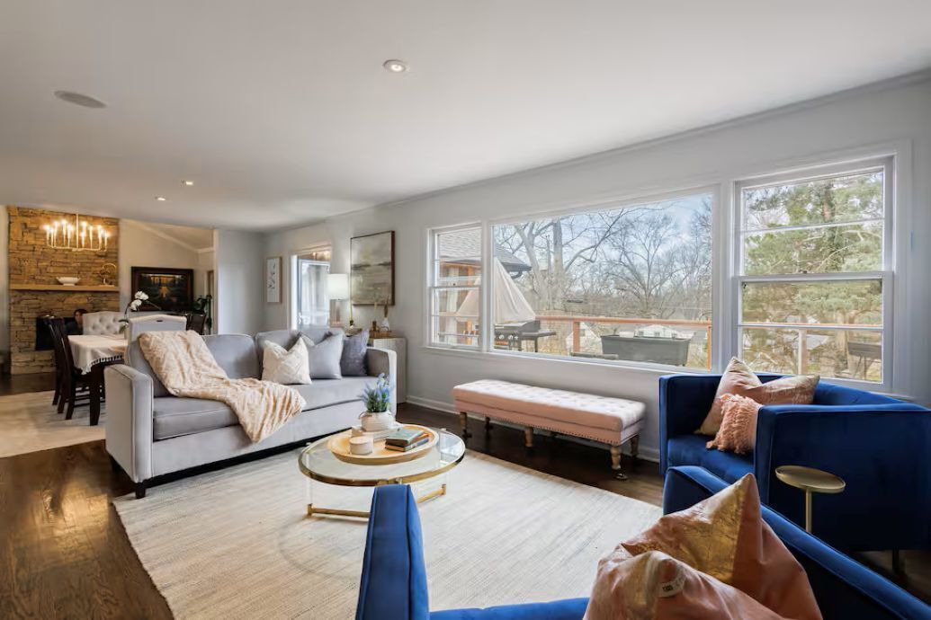 Photo of Livingroom in Prairie Village