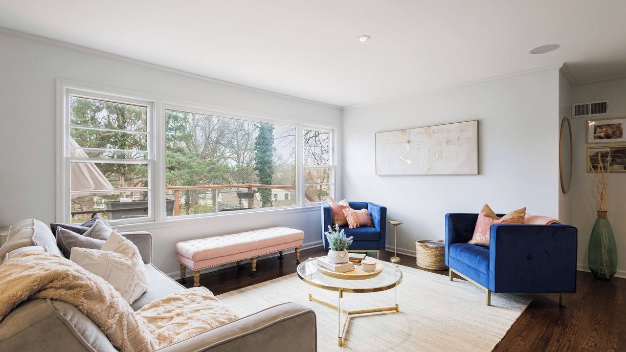 Photo of Livingroom in Prairie Village