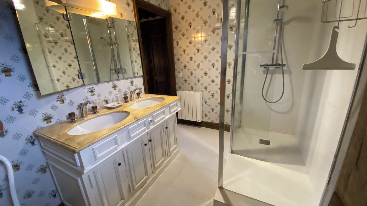 Photo of Bathroom in Touques