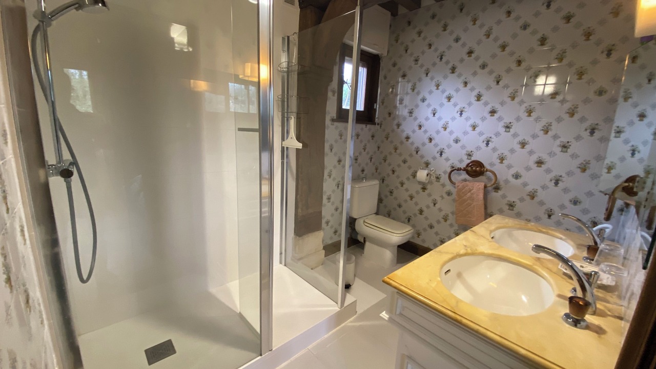 Photo of Bathroom in Touques
