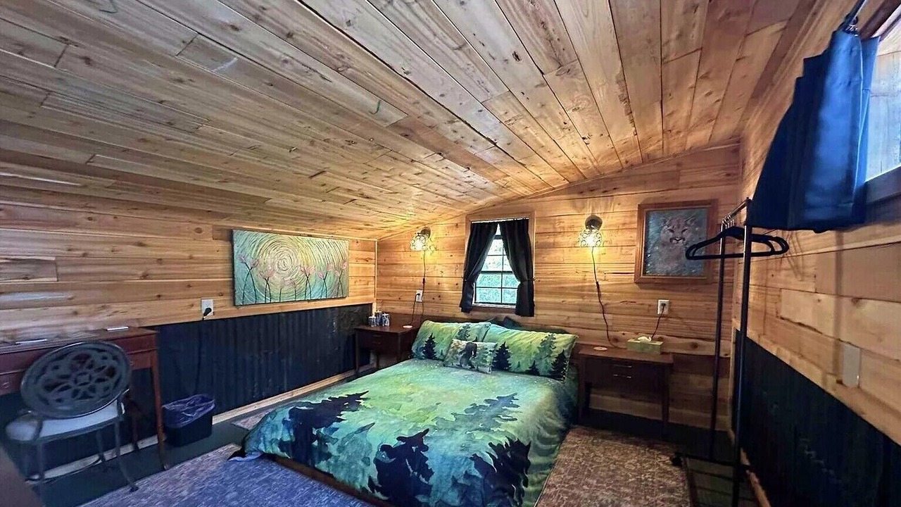 Photo of Bedroom in Salkum