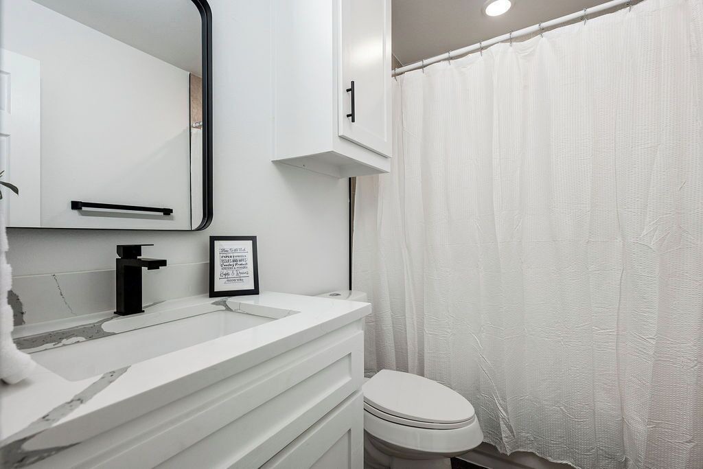 Photo of Bathroom in Commerce