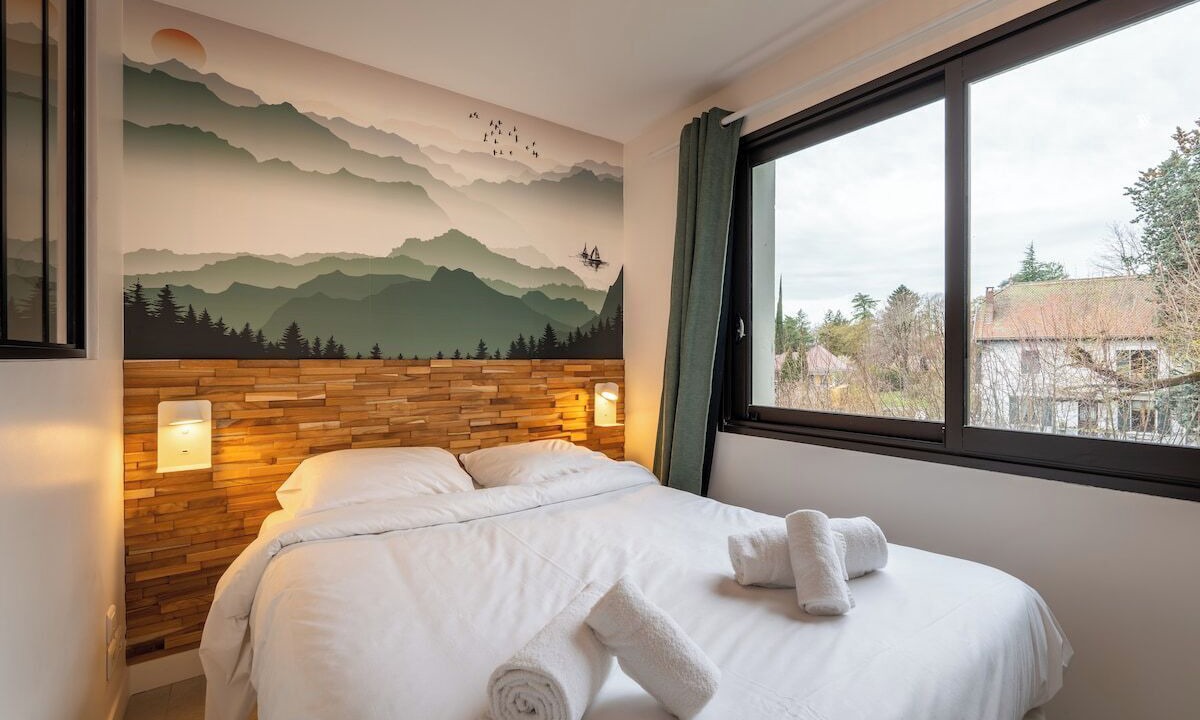 Photo of Bedroom in Veyrier-du-Lac
