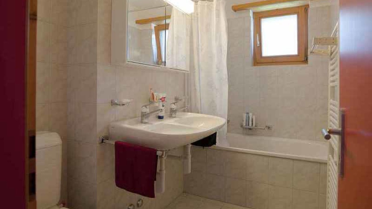 Photo of Bathroom in Ruschein