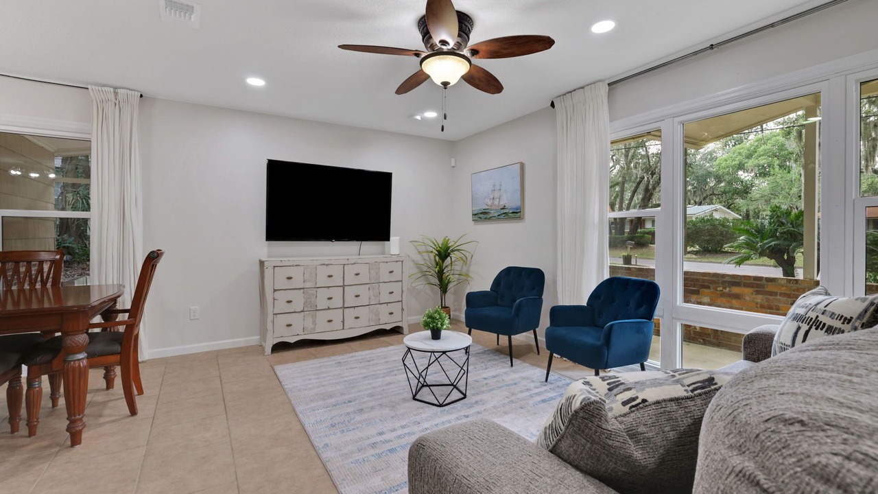 Photo of Livingroom in Orange Park