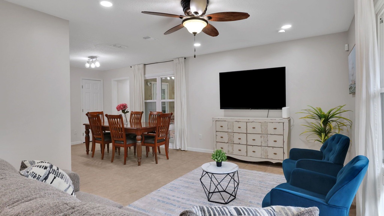 Photo of Livingroom in Orange Park