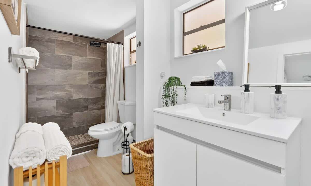 Photo of Bathroom in Eastern Shores
