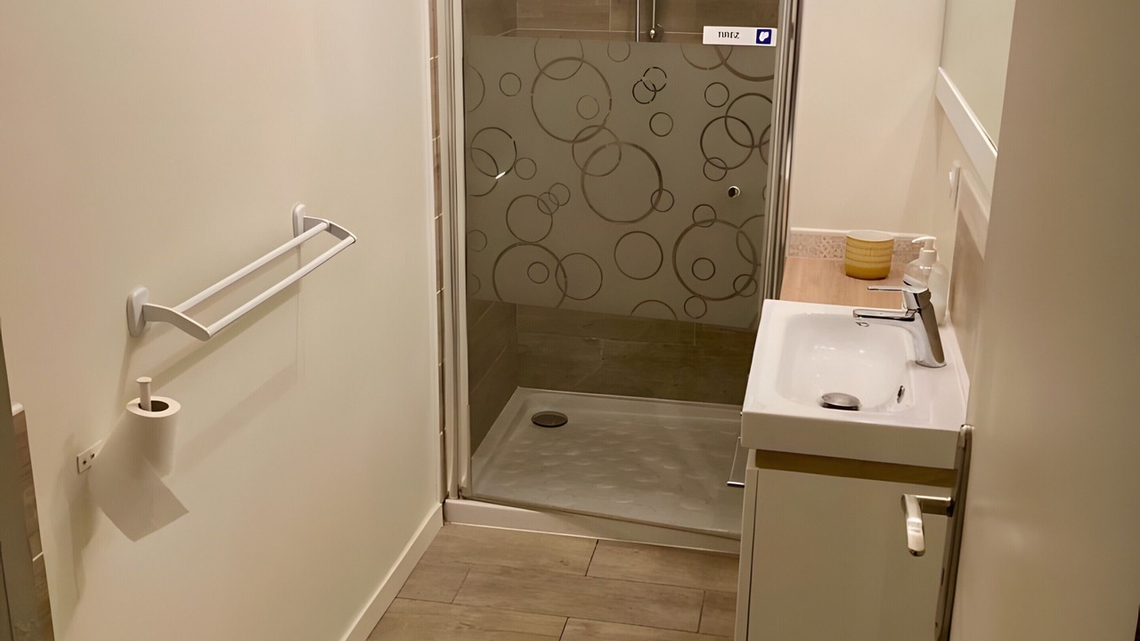 Photo of Bathroom in Millau