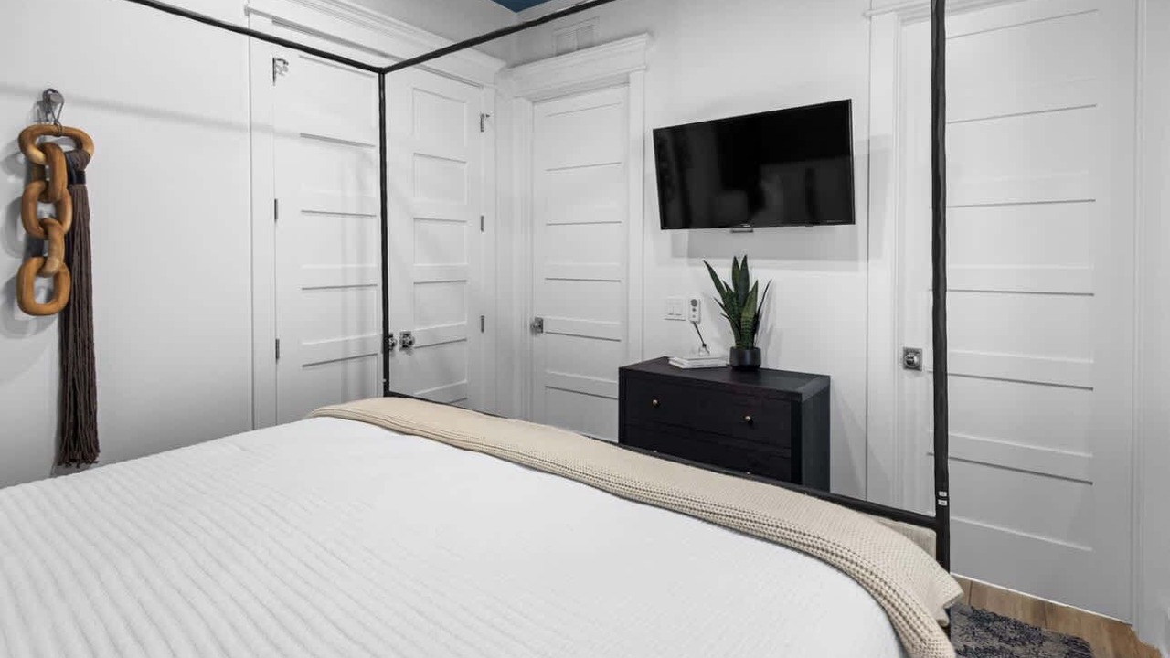 Photo of Bedroom in Bradenton Beach