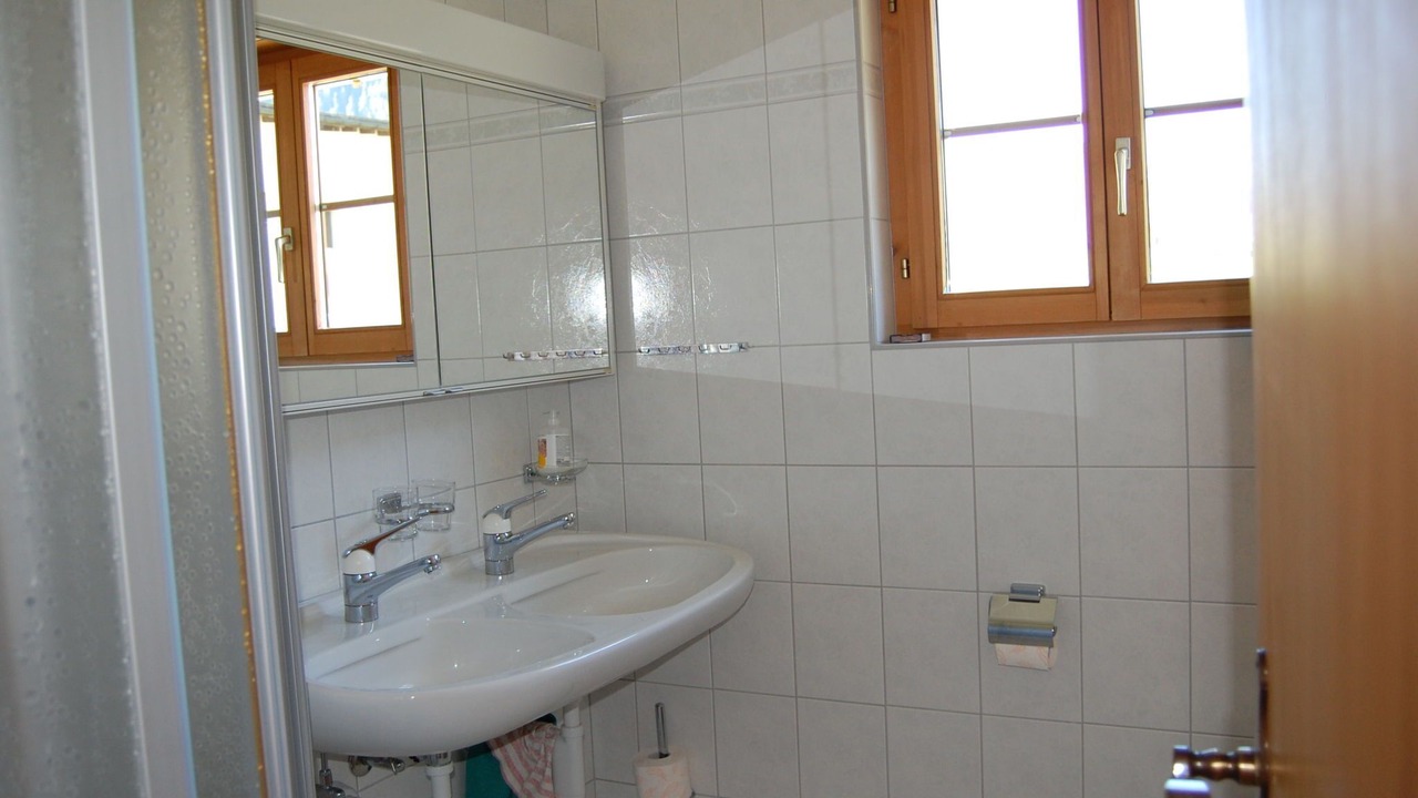 Photo of Bathroom in Tujetsch