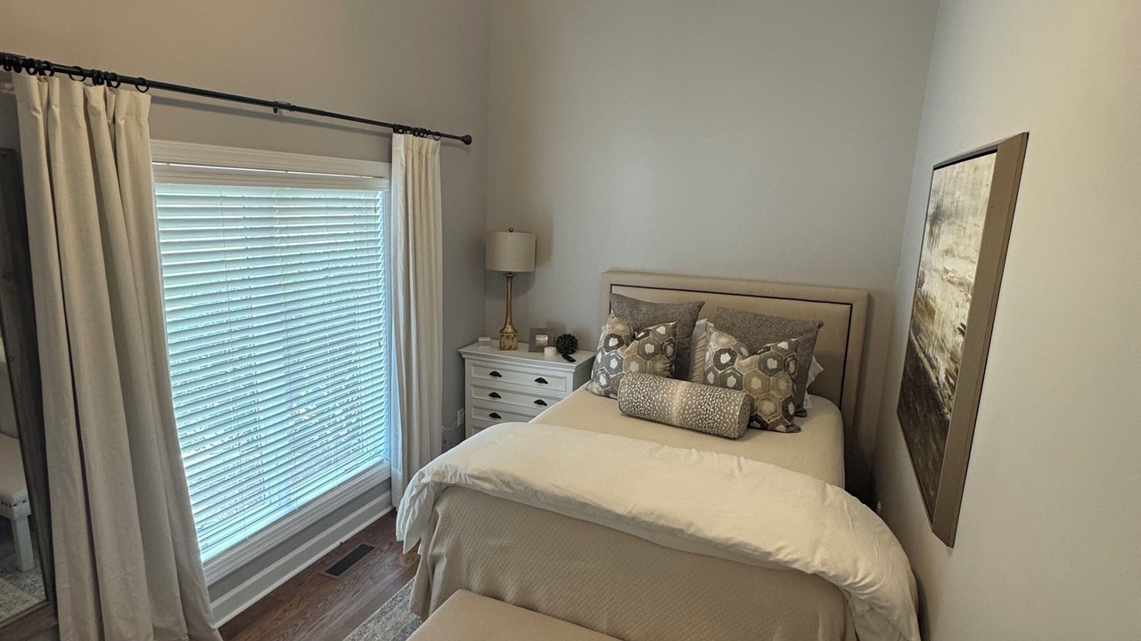 Photo of Bedroom in Northport