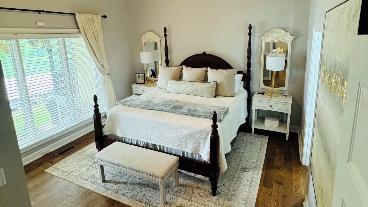 Photo of Bedroom in Northport