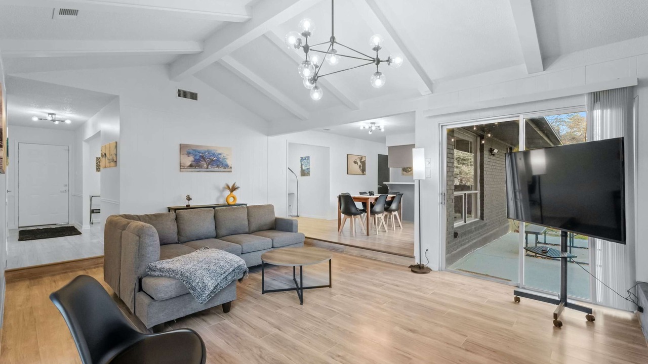 Photo of Livingroom in Barton Hills