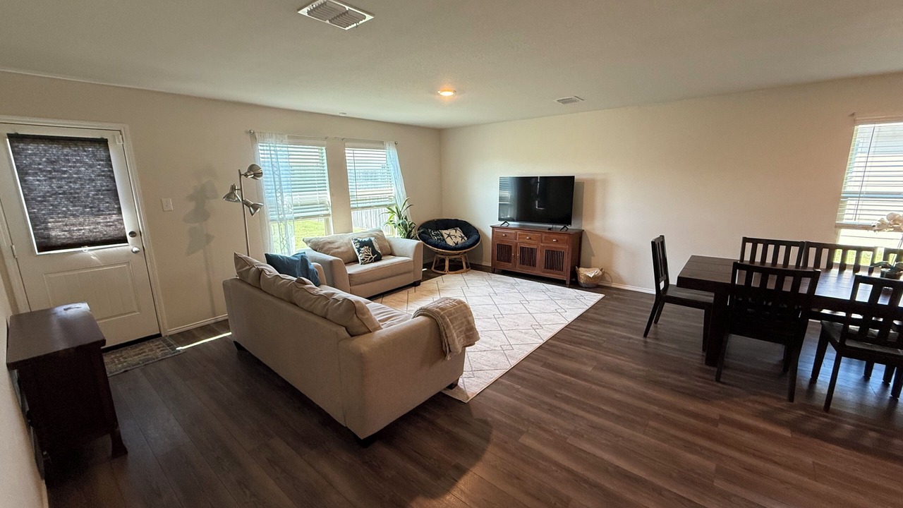 Photo of Livingroom in Haslet
