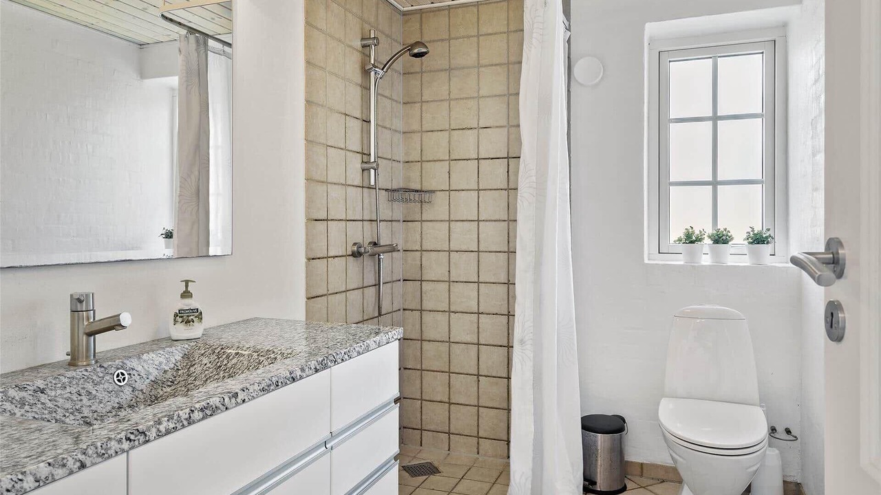 Photo of Bathroom in Fjand Badeby