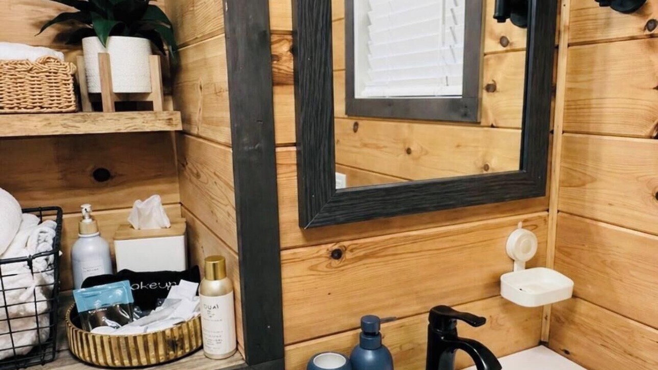 Photo of Bathroom in Centre