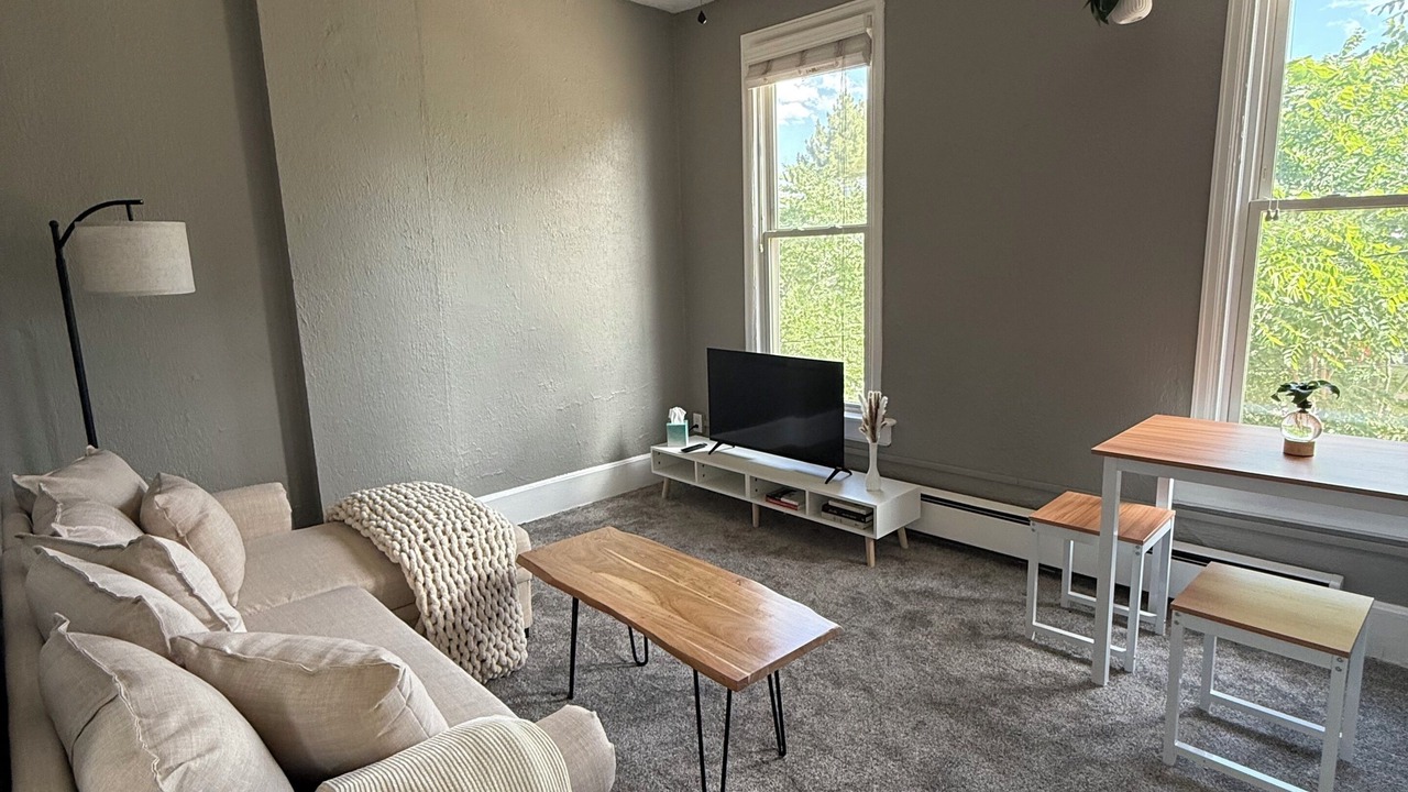 Photo of Livingroom in Ballpark