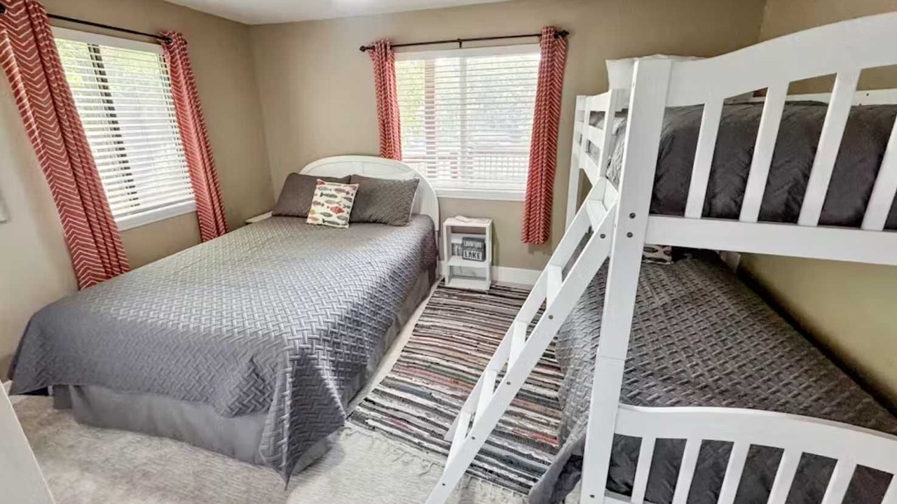 Photo of Bedroom in Linn Creek
