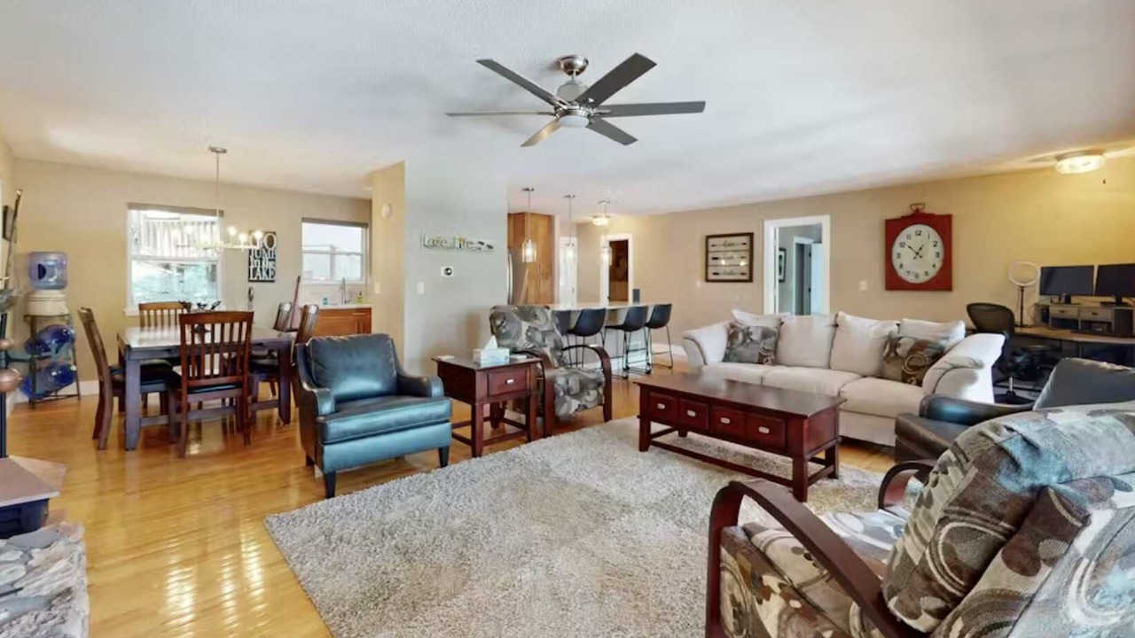 Photo of Livingroom in Linn Creek