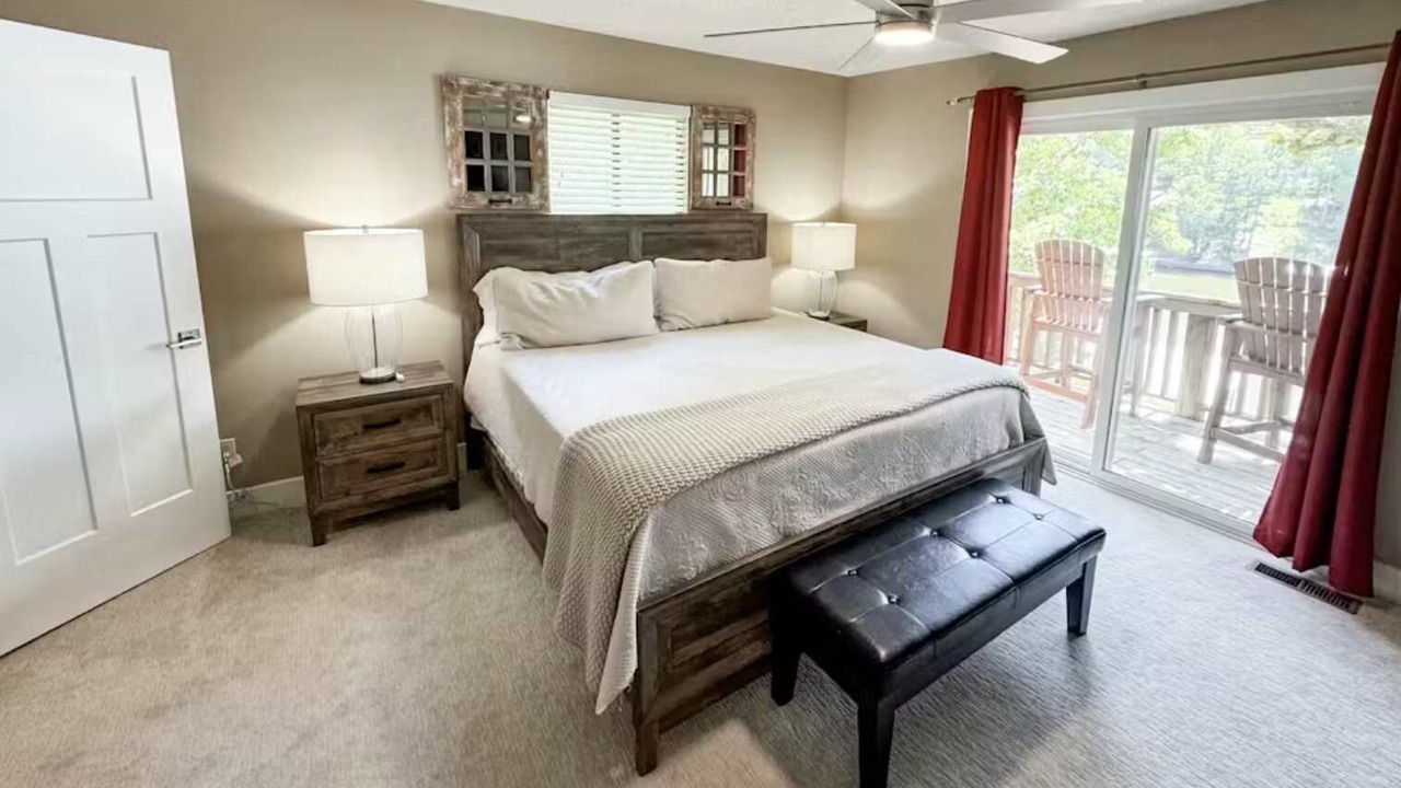 Photo of Bedroom in Linn Creek