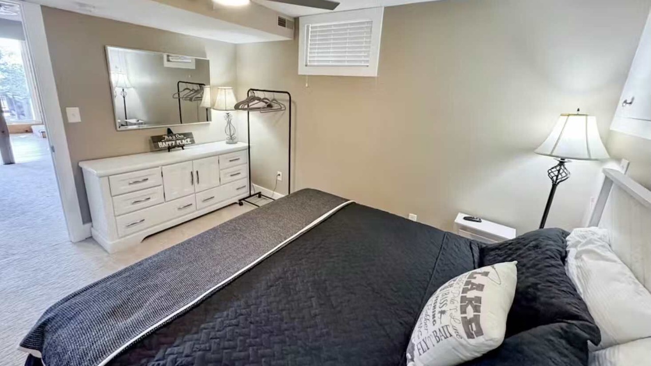 Photo of Bedroom in Linn Creek