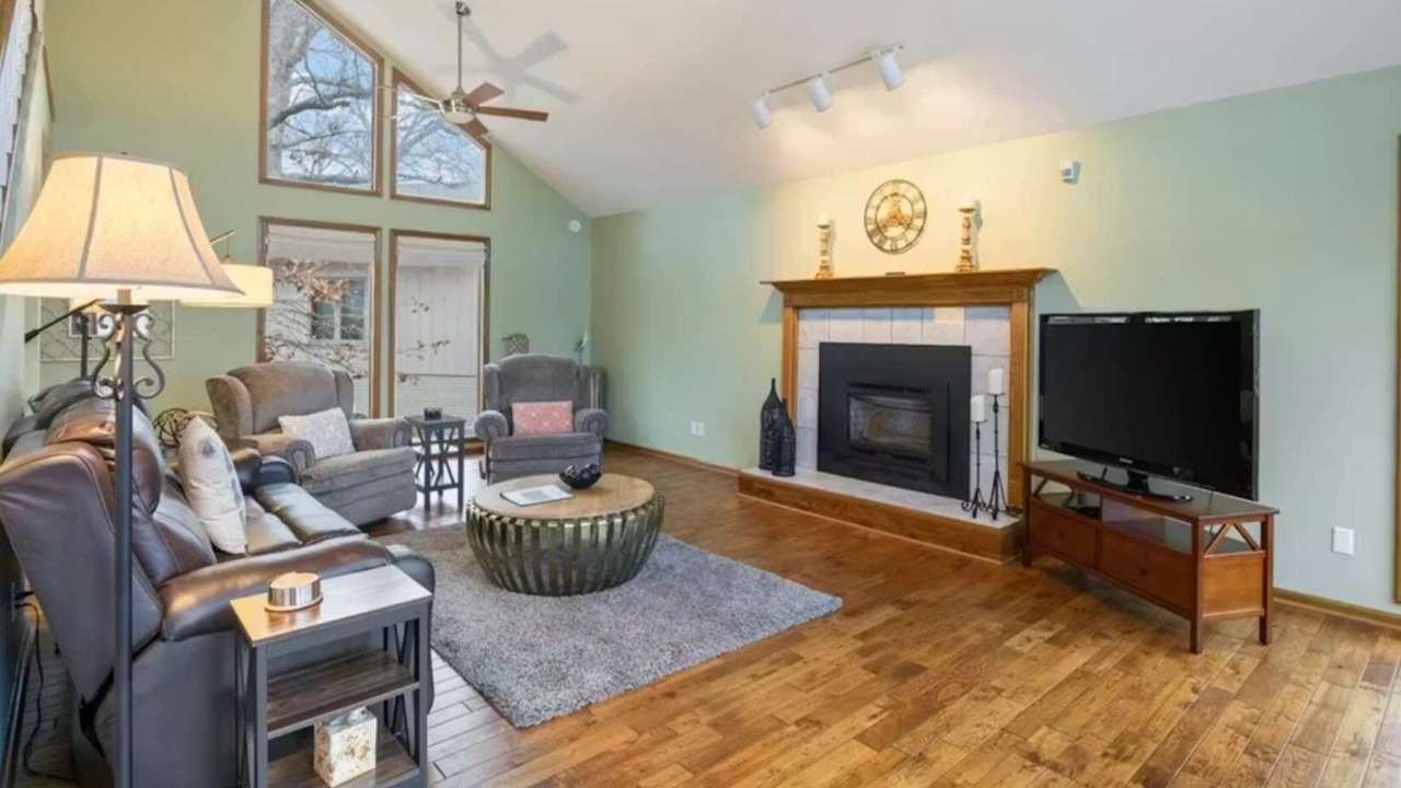 Photo of Livingroom in Gravois Mills