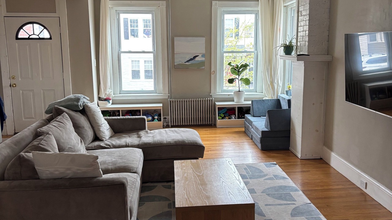 Photo of Livingroom in Telegraph Hill