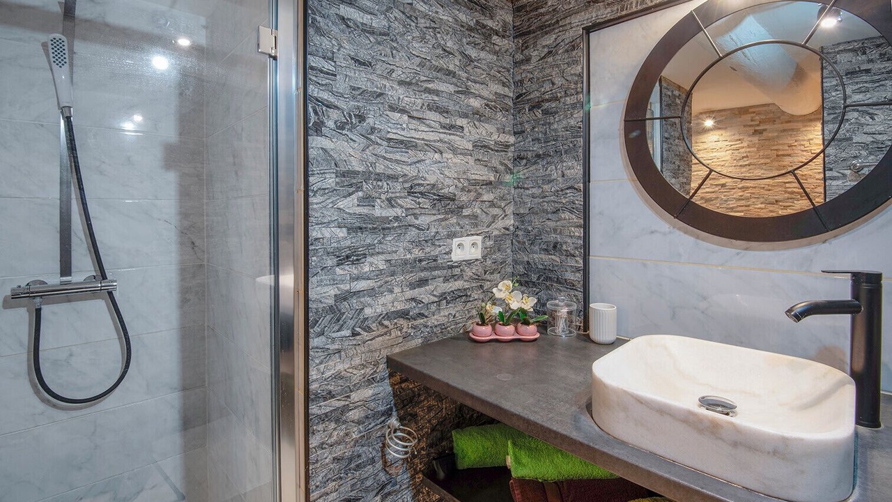 Photo of Bathroom in Les Grands Carmes