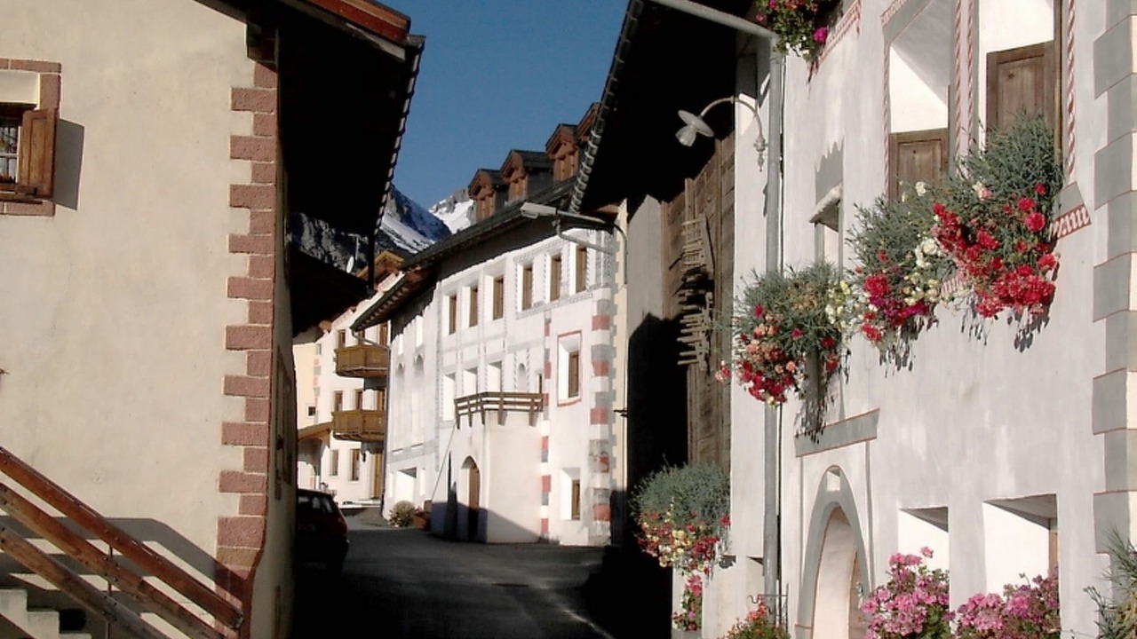 Photo of Others in Tschierv