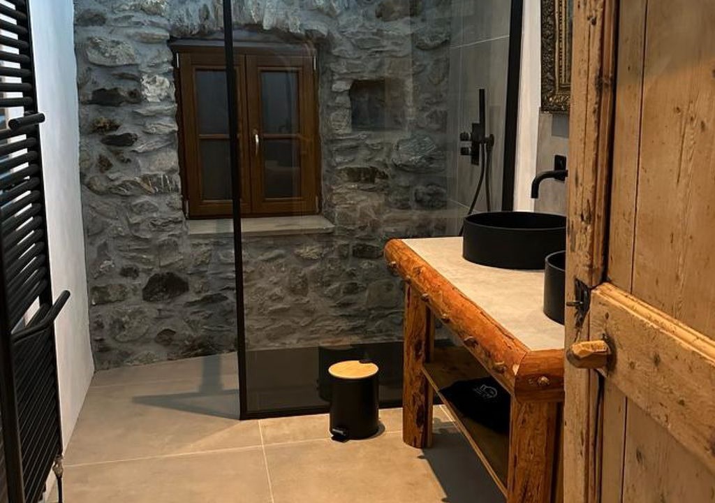 Photo of Bathroom in Sent