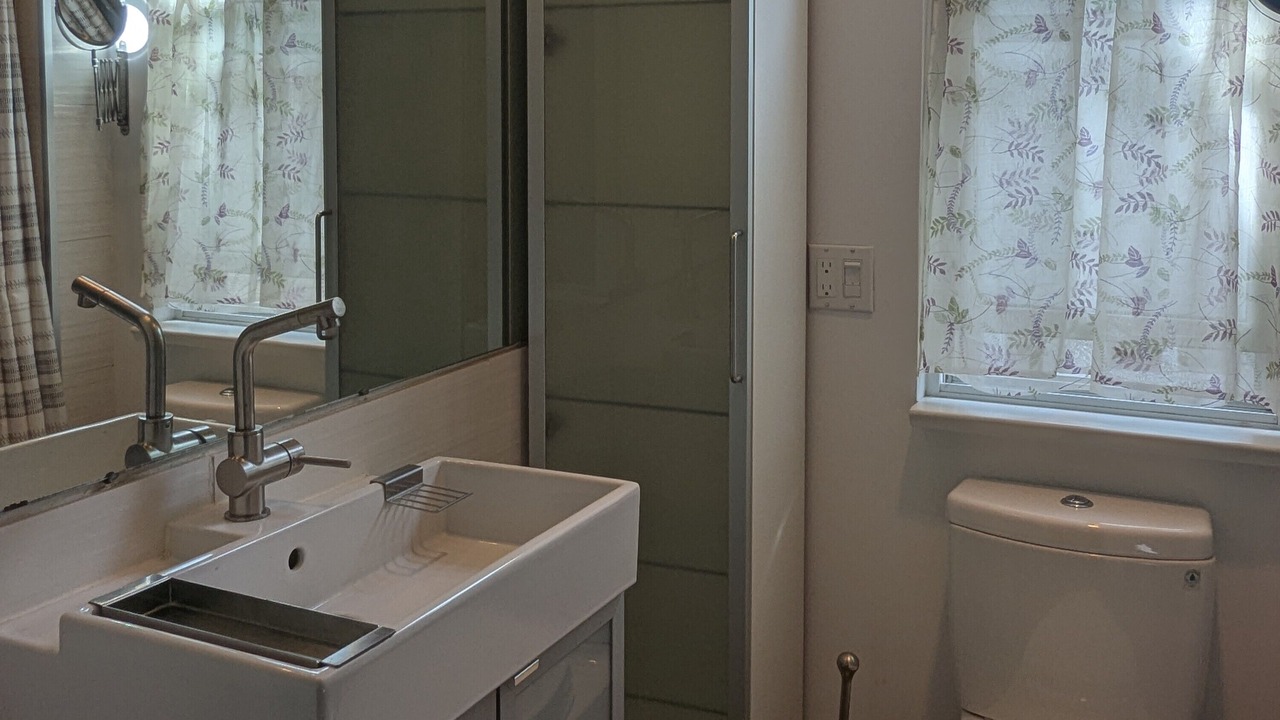Photo of Bathroom in Trinity - Bellwoods