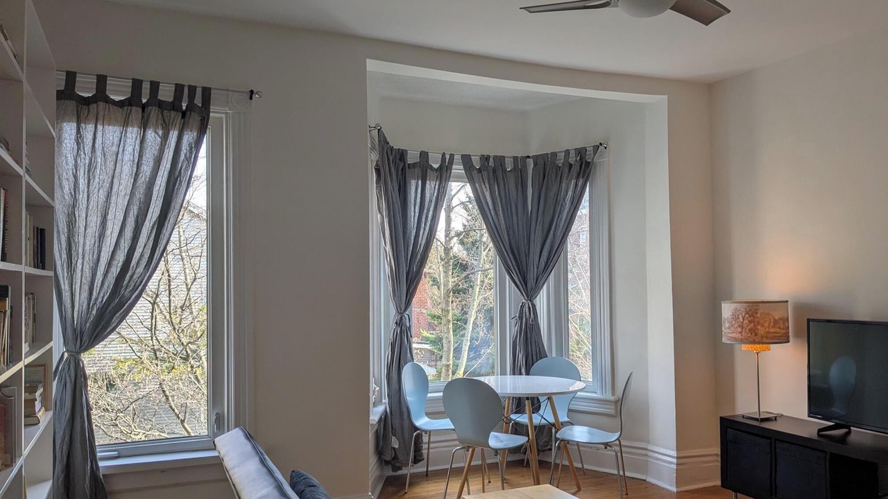 Photo of Livingroom in Trinity - Bellwoods