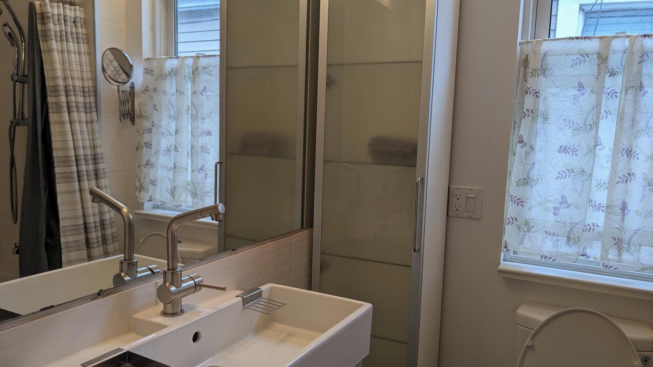 Photo of Bathroom in Trinity - Bellwoods