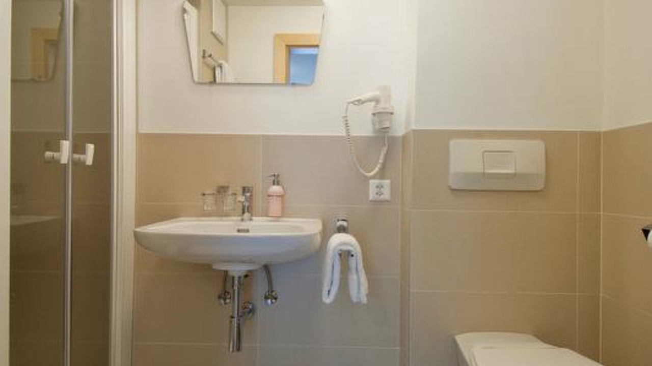 Photo of Bathroom in Ravaisch