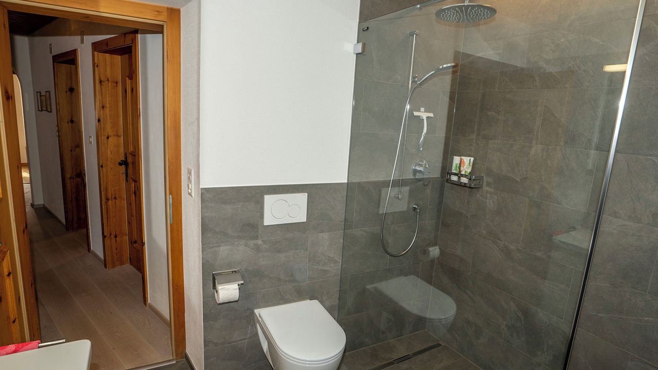 Photo of Bathroom in Ramosch