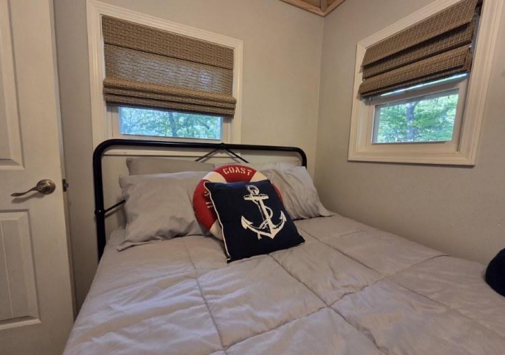 Photo of Bedroom in Lost Bridge Village