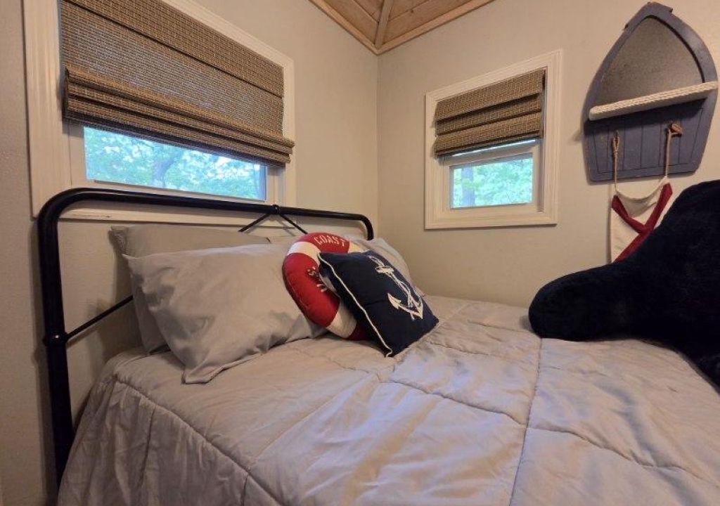 Photo of Bedroom in Lost Bridge Village