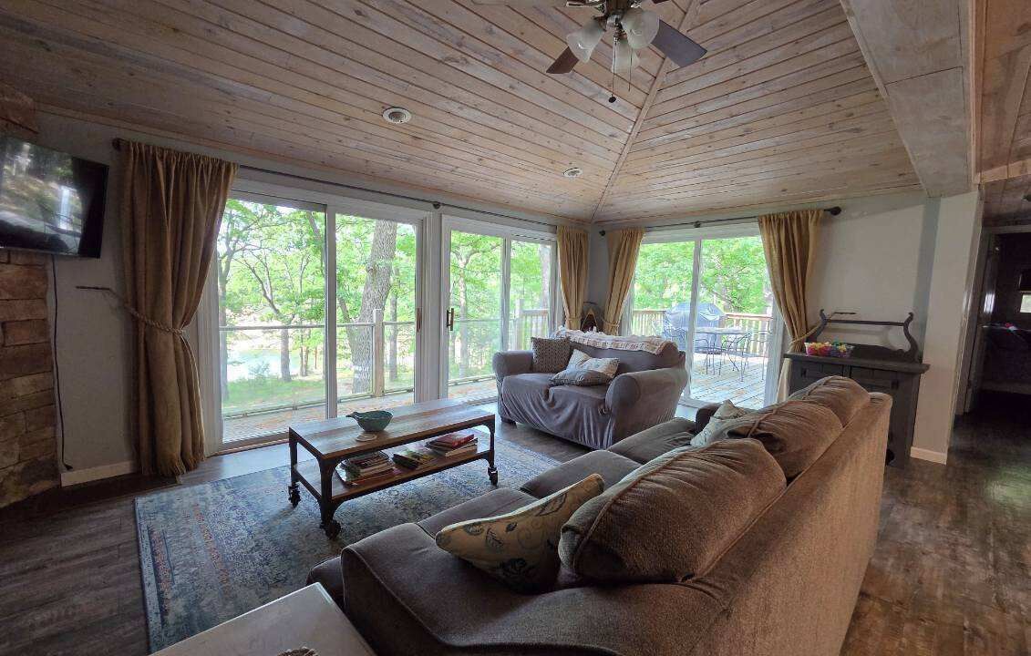 Photo of Livingroom in Lost Bridge Village