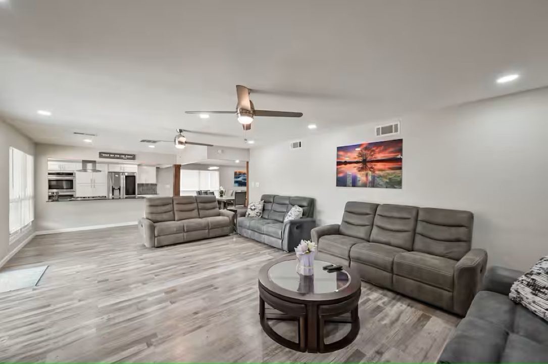 Photo of Livingroom in Lewisville