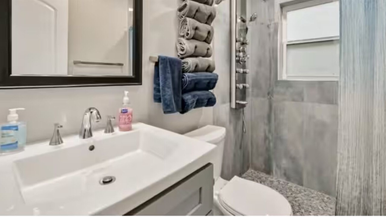 Photo of Bathroom in Central Arlington