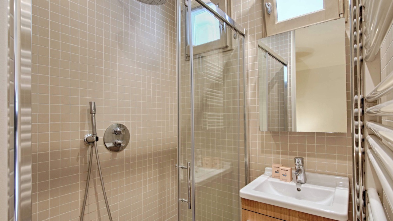 Photo of Bathroom in Arsenal