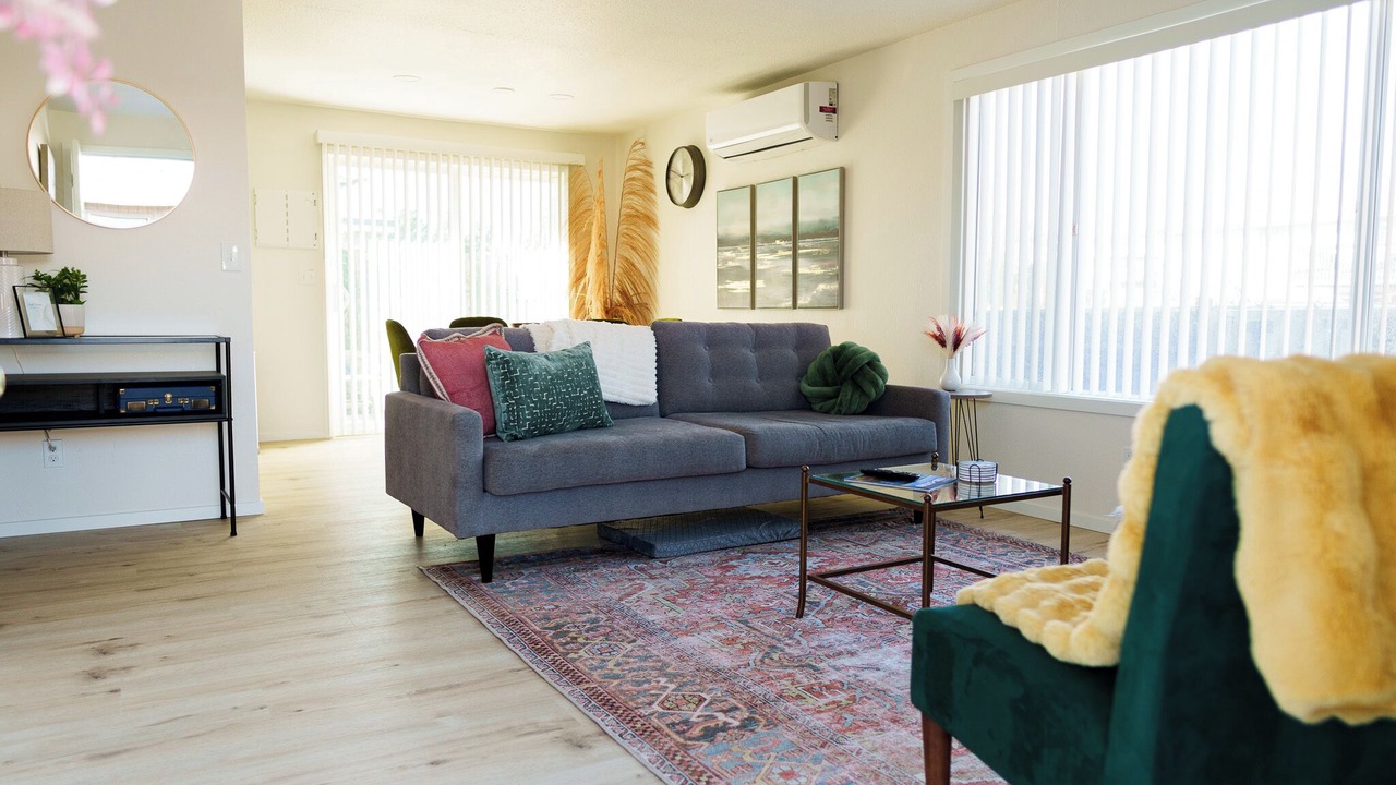 Photo of Livingroom in Tri-Cities