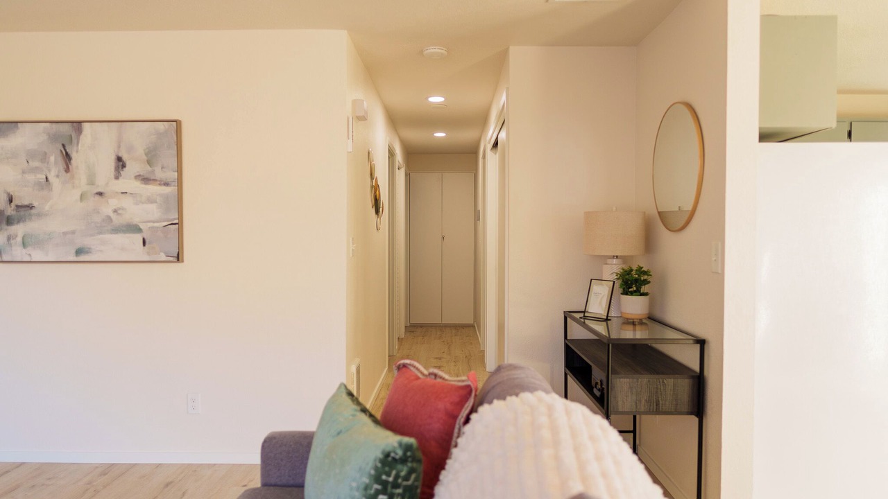 Photo of Livingroom in Tri-Cities