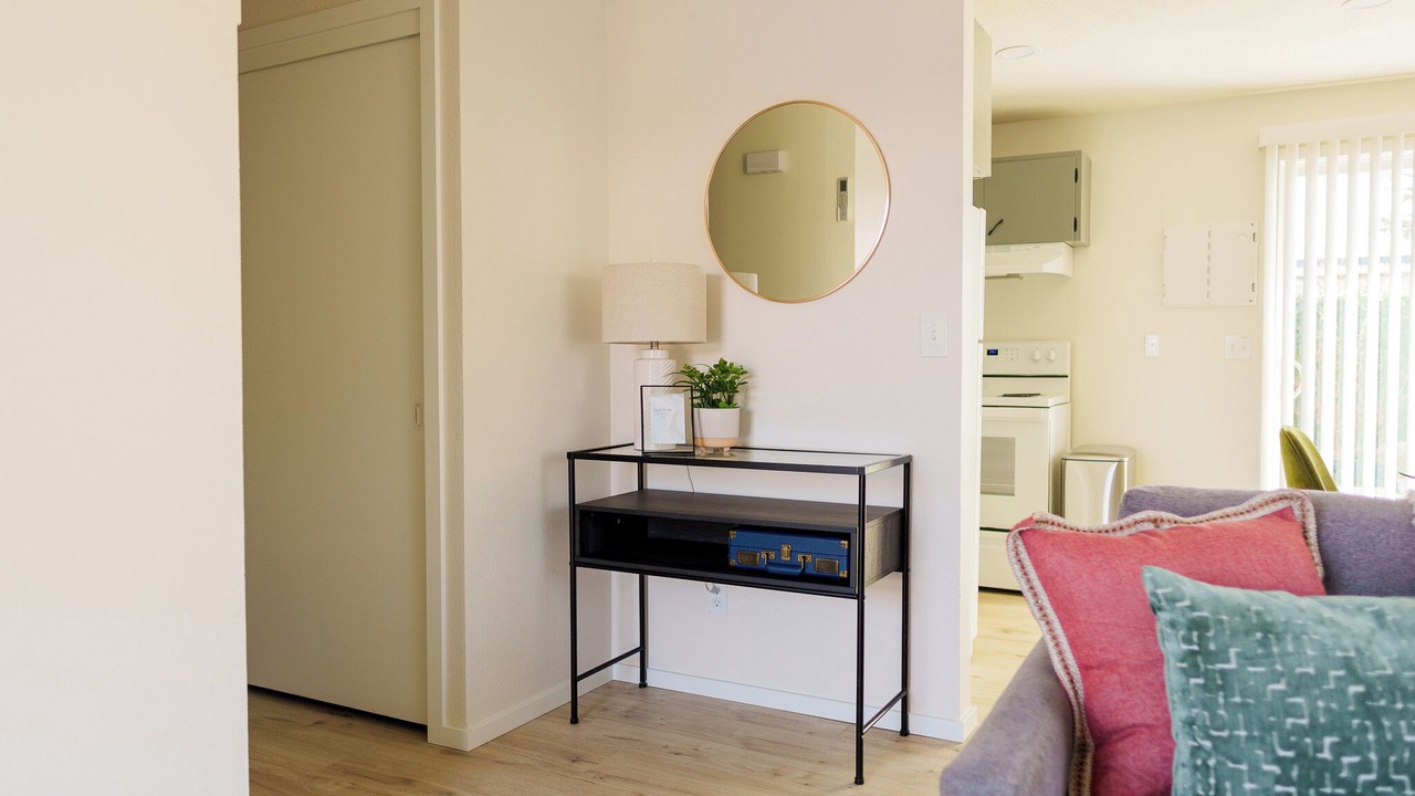 Photo of Livingroom in Tri-Cities
