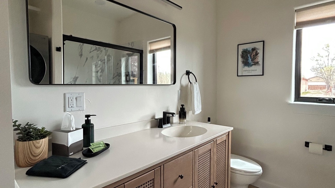 Photo of Bathroom in Alamosa