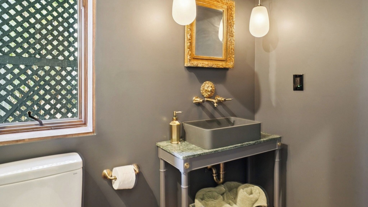 Photo of Bathroom in West Meade