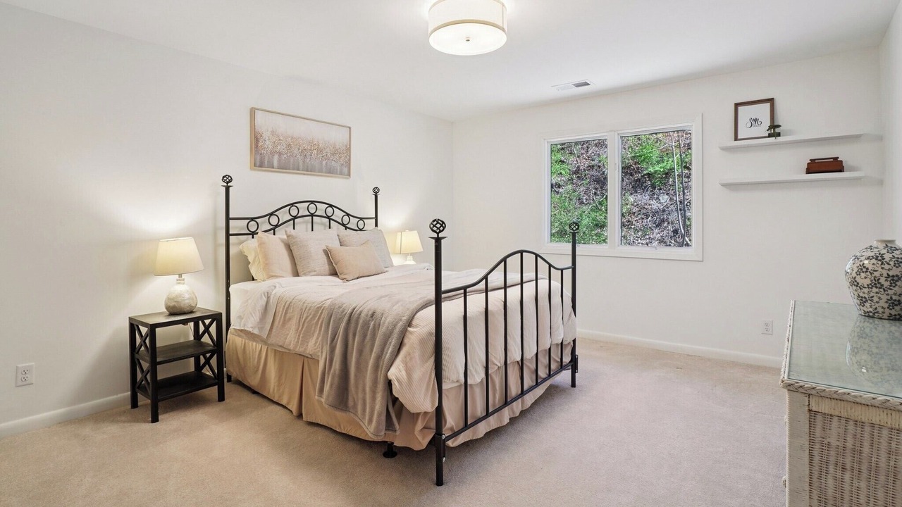 Photo of Bedroom in West Meade