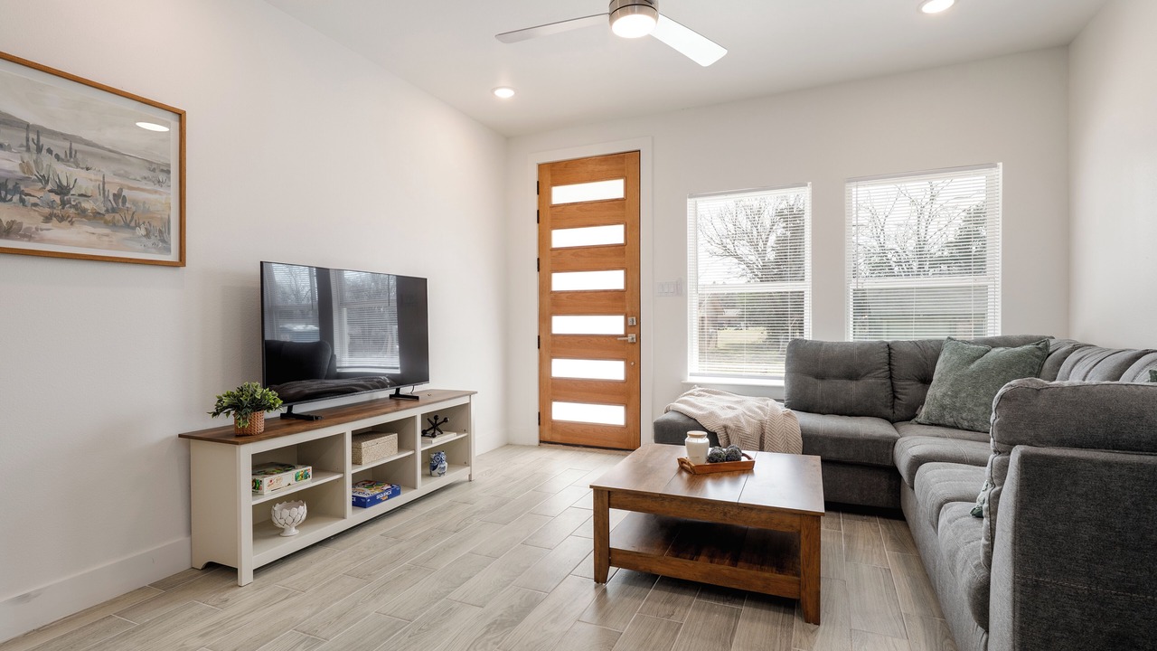 Photo of Livingroom in Sulphur Springs
